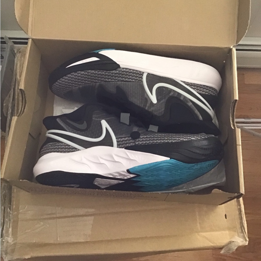 Nike Kyrie 8 GO GS